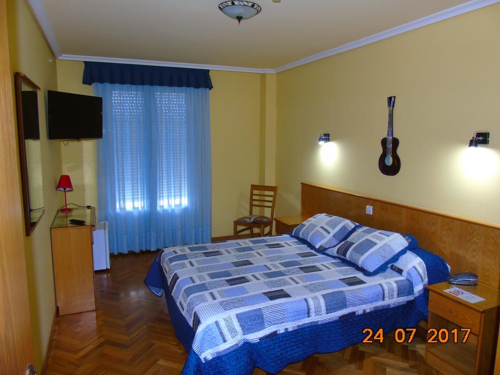 Hotel San Juan Revilla De Camargo Zimmer foto